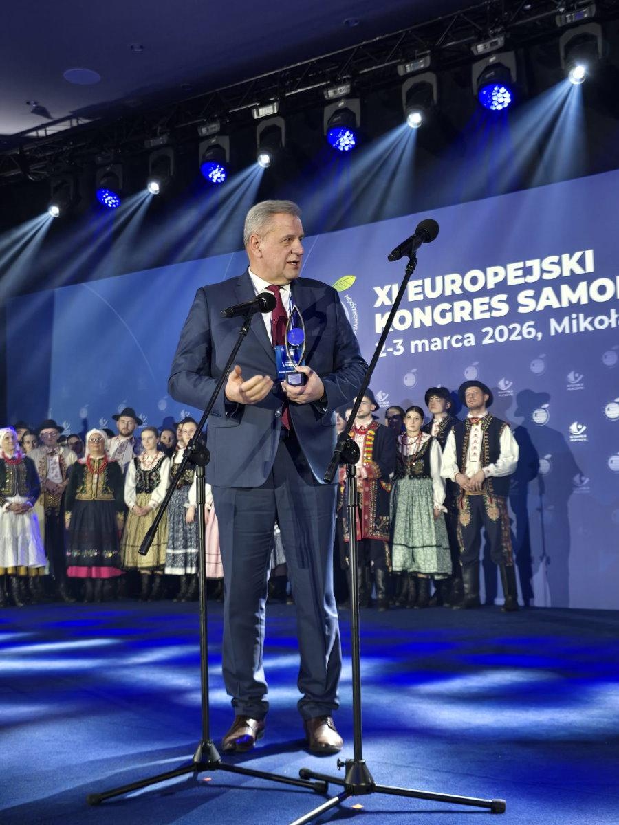 Starosta bielski Sławomir Jerzy Snarski z nagrodą